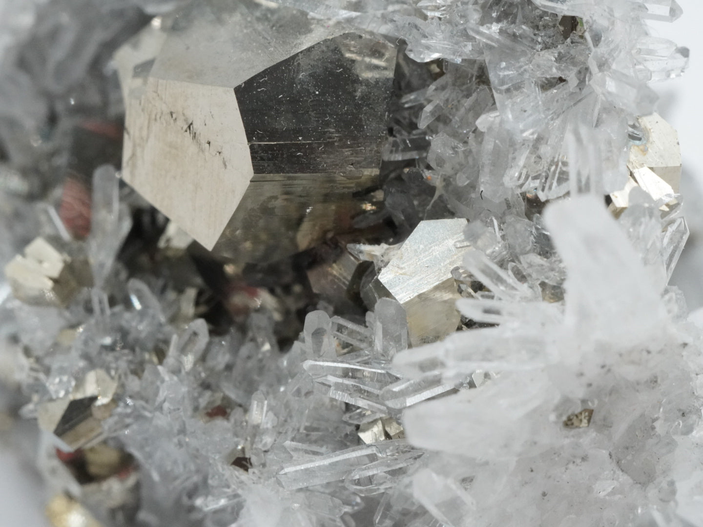 Bergkristall mit Pyrit Rohstein