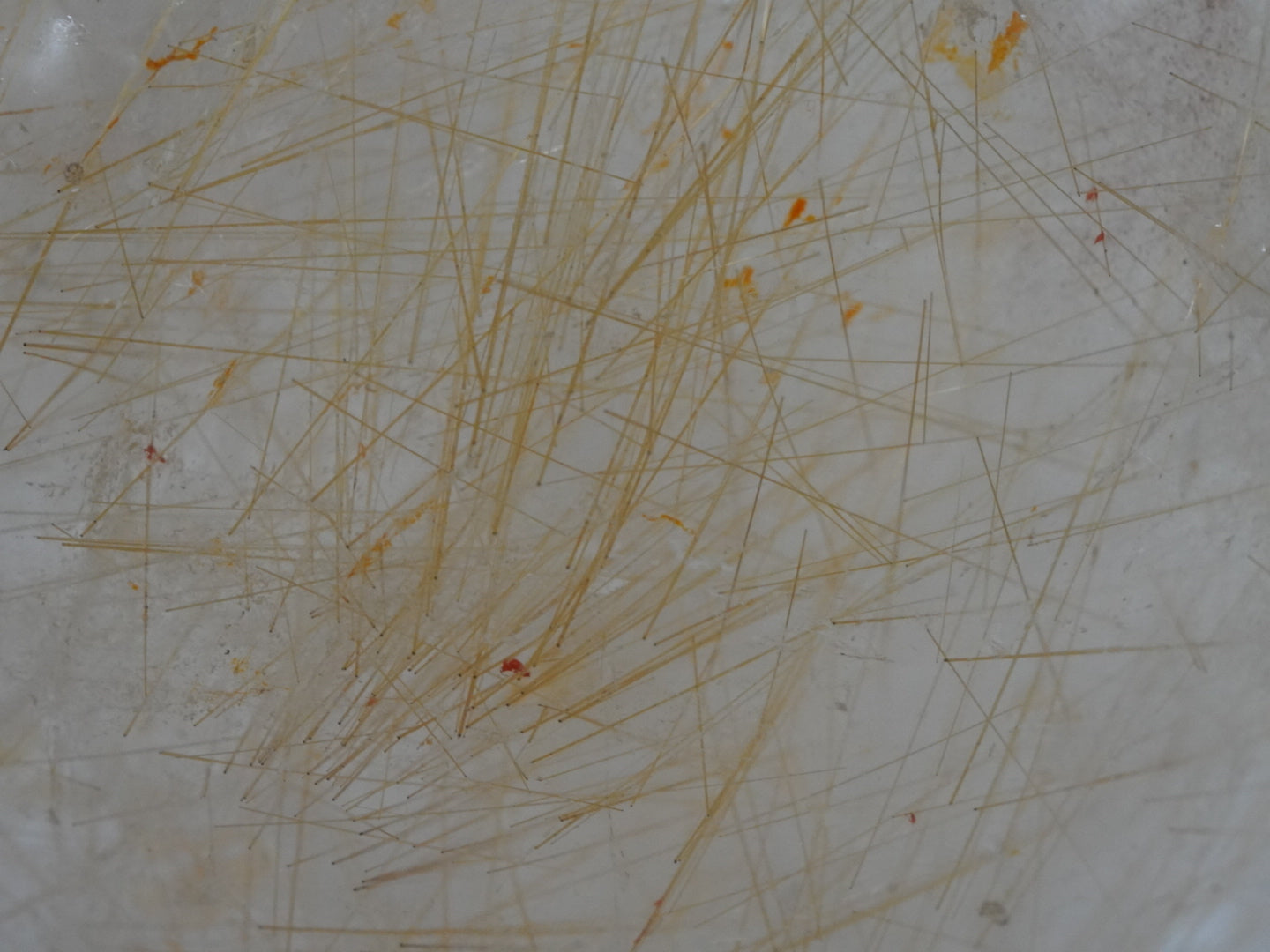 Goldene Rutilquarz Kugel