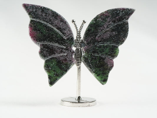 Rubin in Zoisit Schmetterling